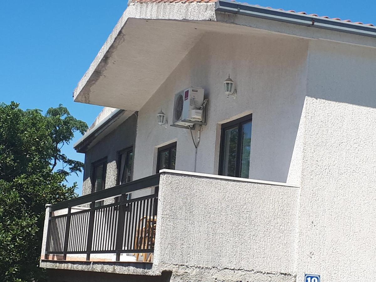 Apartman Emilio Baška Voda Eksteriør billede