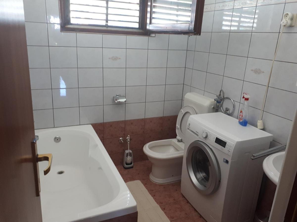Apartman Emilio Baška Voda Eksteriør billede