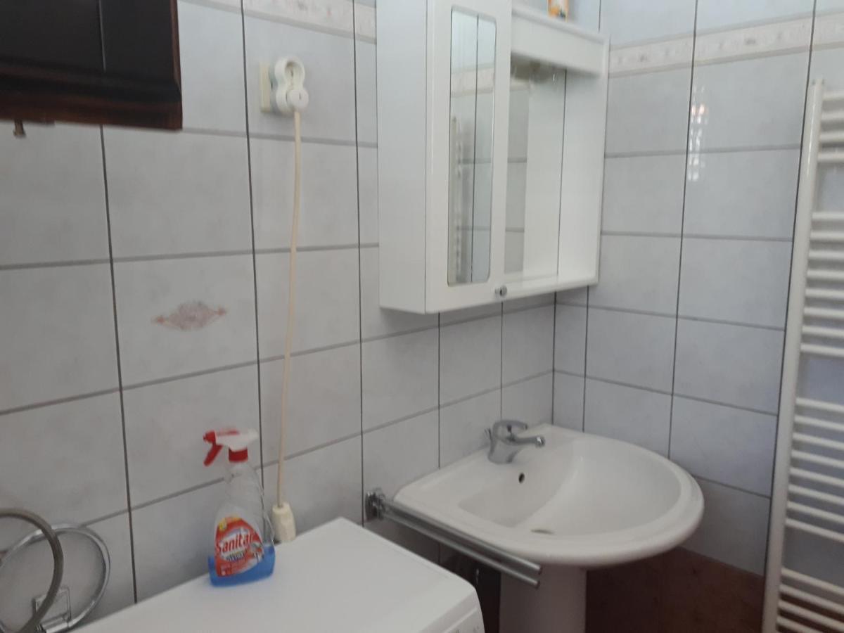 Apartman Emilio Baška Voda Eksteriør billede