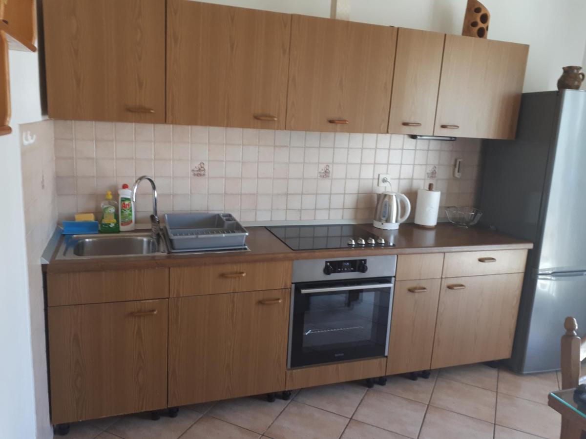 Apartman Emilio Baška Voda Eksteriør billede